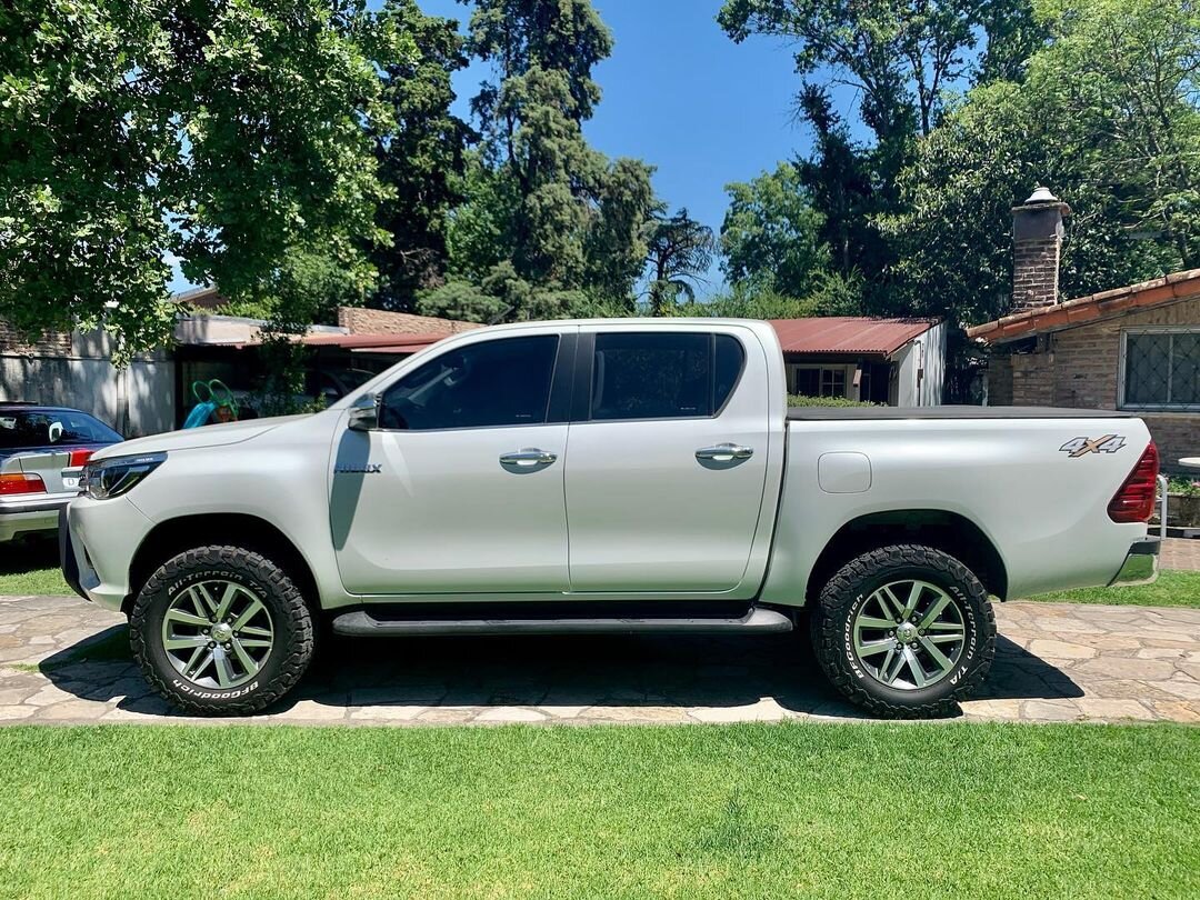 Какой пикап я бы взял вместо Toyota Hilux – рейтинг ТОП-5 достойных  альтернатив «Тойота Хайлюкс» | НОВЫЕ АВТОМОБИЛИ | Дзен