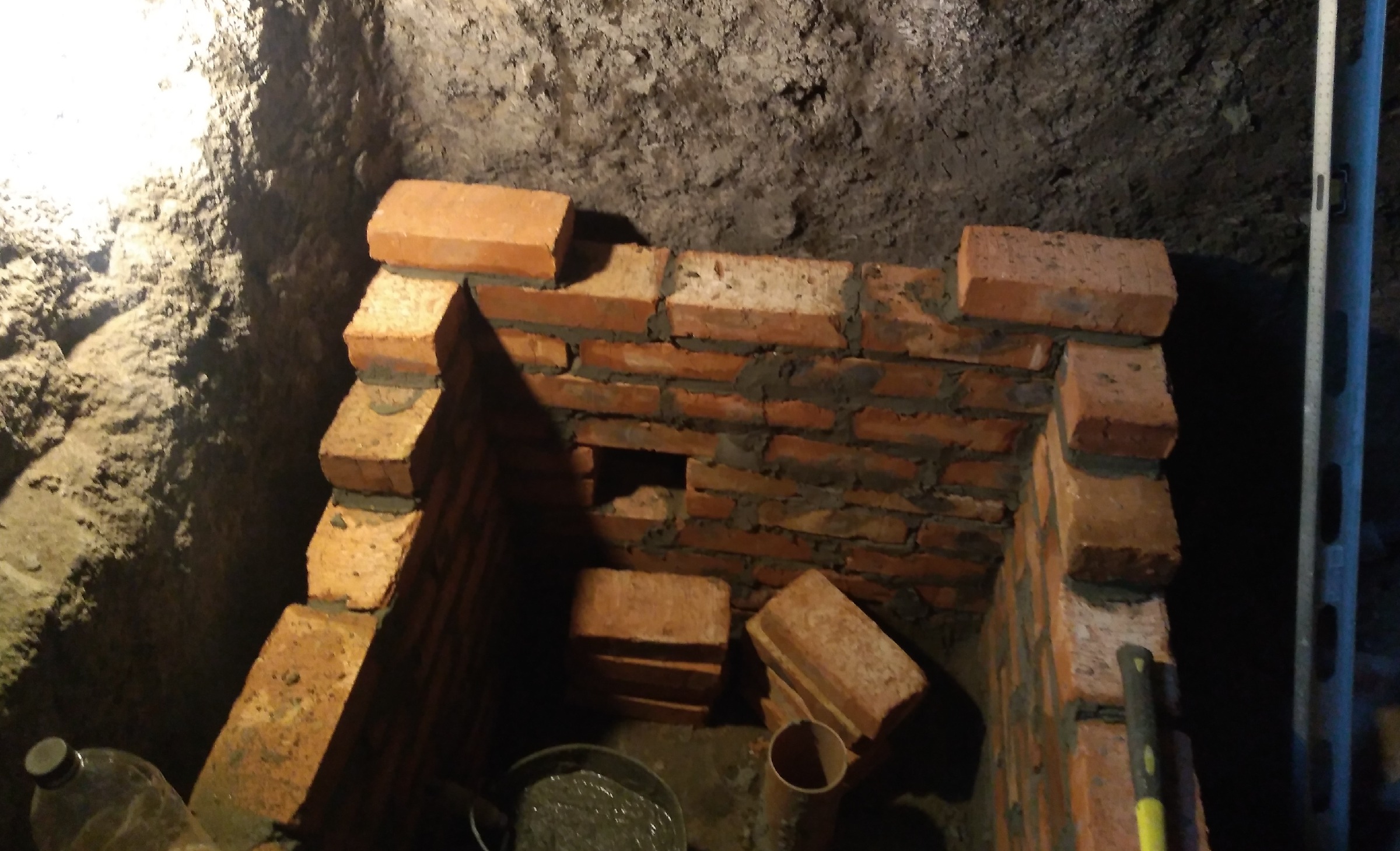 Ввод воды в дом: водопроводный люк на участке своими руками (+затраты, фото, нюансы)2
