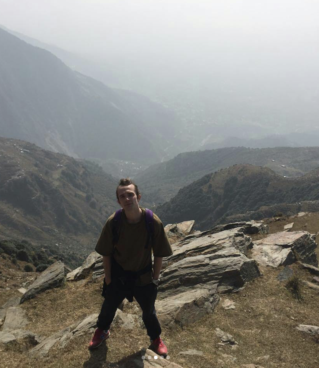 2017 год. Индия. Маклеодгандж. Гималаи, вершина горы Триунд.  