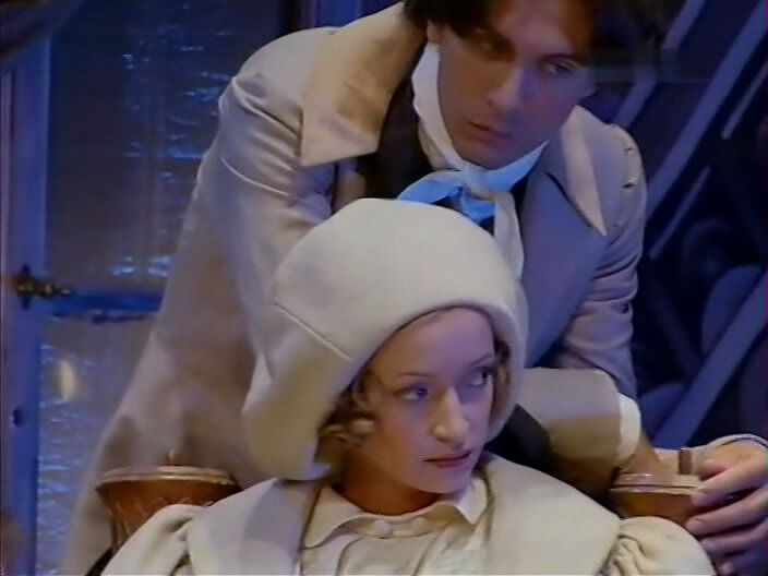 Молчалин и Софья. Кадр из фильма-спектакля "Горе от ума" (режиссёр - О. Меньшиков, 2000 г.).