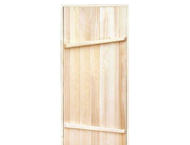 Деревянная традиционная дверь