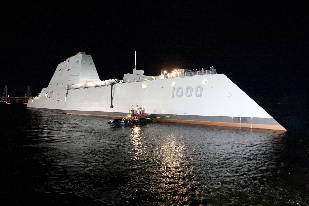 Головной корабль класса USS Zumwalt / Википедия