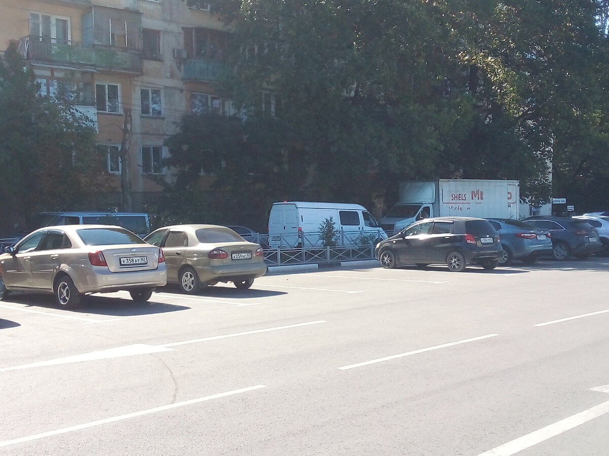 Автостоянка.