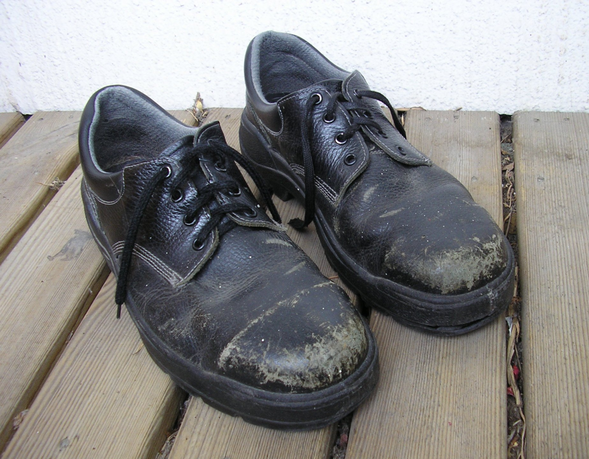 Иногда старые полуботинки могут натворить много бед.