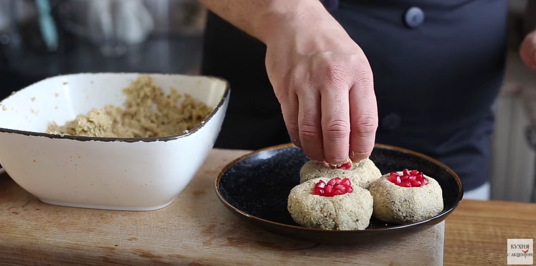 Пхали из капусты - праздничный салат на каждый день. Так вкусно, что пальчики оближешь.