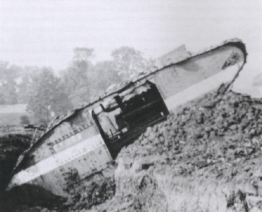 Один из тестовых танков Mark II на испытаниях в Олдбери 3 марта 1917-года. Какой точно неизвестно.