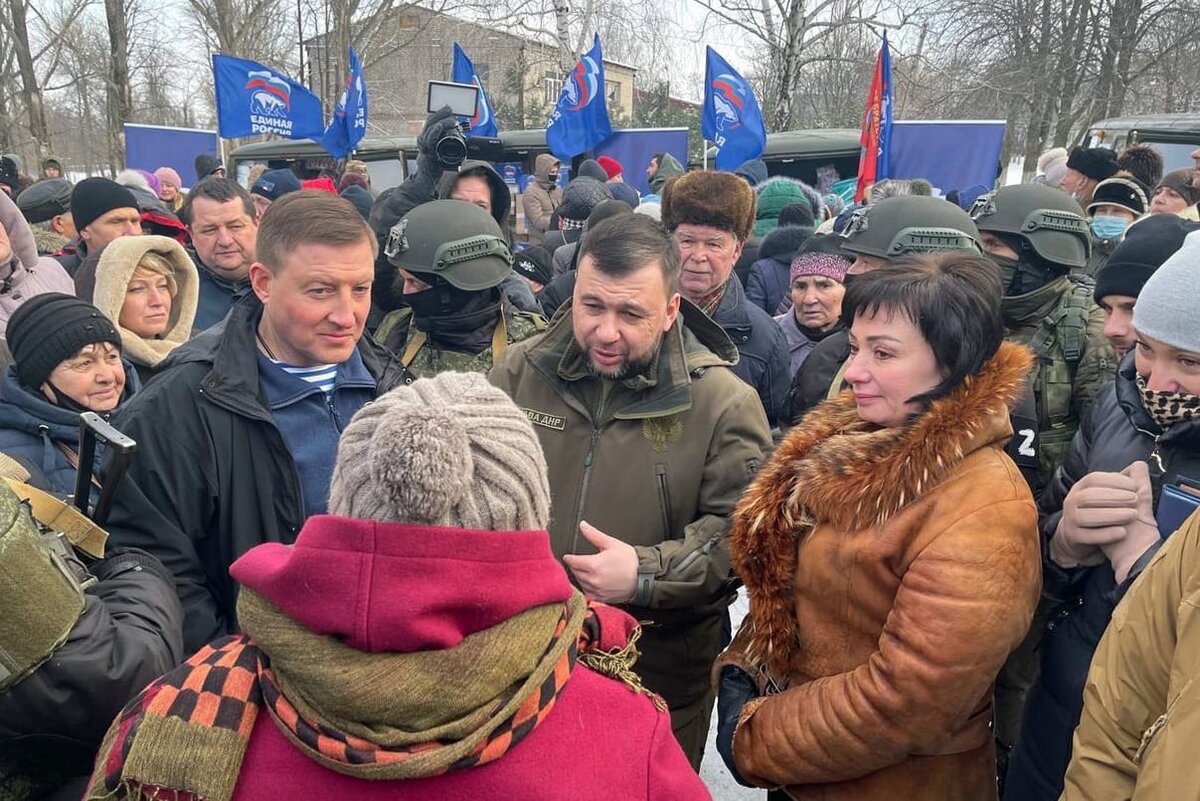 Новости сегодня на данный момент. Турчак в ДНР. Турчак и Пушилин посетили освобождённый посёлок мирное. Поселок мирное ДНР. Турчак на Донбассе.