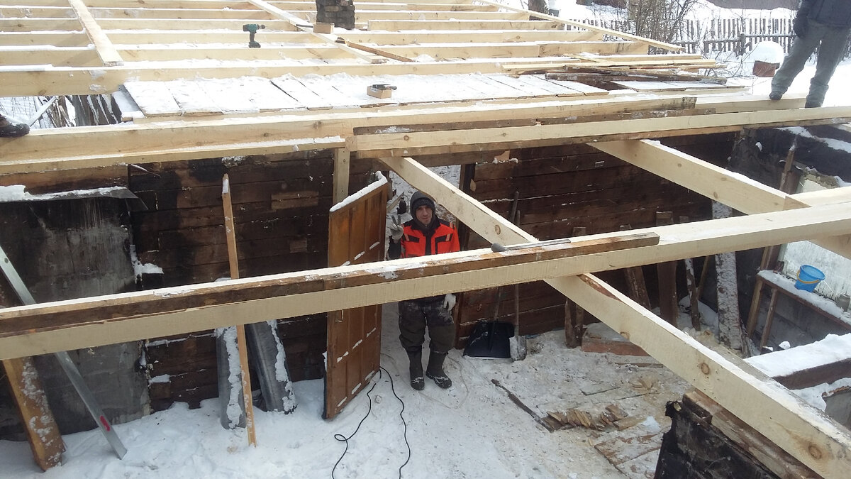 Александр Краснояров, заметил возгорание и не прошёл мимо! Вызвал пожарных и отчаянно помогал тушить пожар