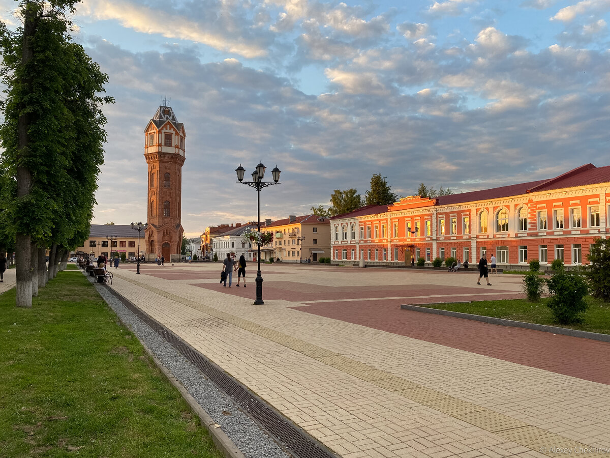 башня в старой руссе