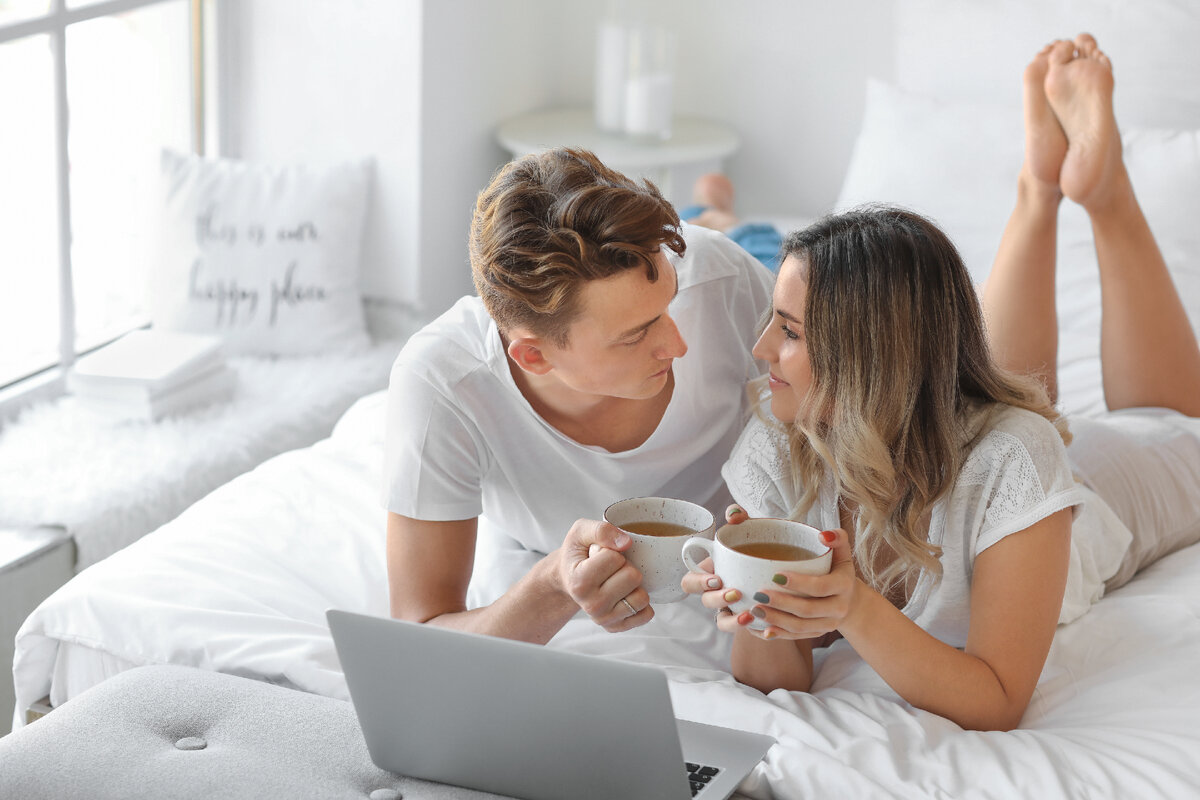 <a href="https://stocksnap.io/photo/couple-bedroom-8VJMWM4RQY">Photo</a> by <a href="https://stocksnap.io/author/together">Living Together</a> on <a href="https://stocksnap.io">StockSnap</a>