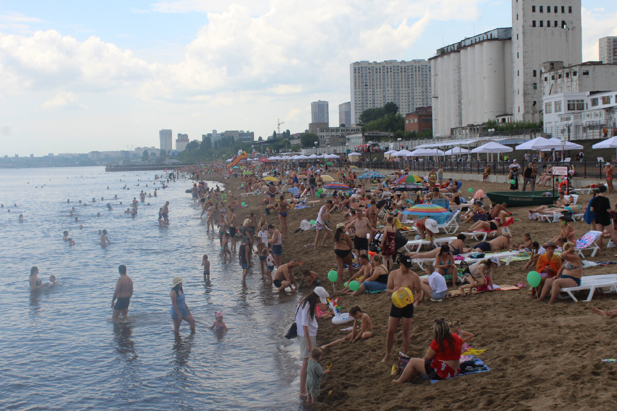 В эти жаркие дни хочется чего-нибудь близкого к воде)) И потому о визитной карточке нашего города - Набережной Космонавтов, благо как раз заканчивается ее реконструкция, ну и о новом пляже.-32
