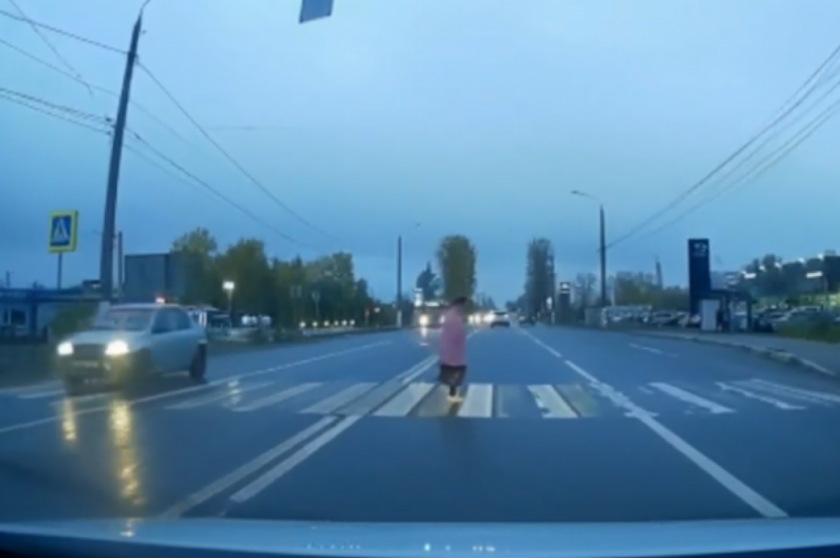    Момент ДТП со сбитой в Твери 58-летней женщиной попал на видео 18+