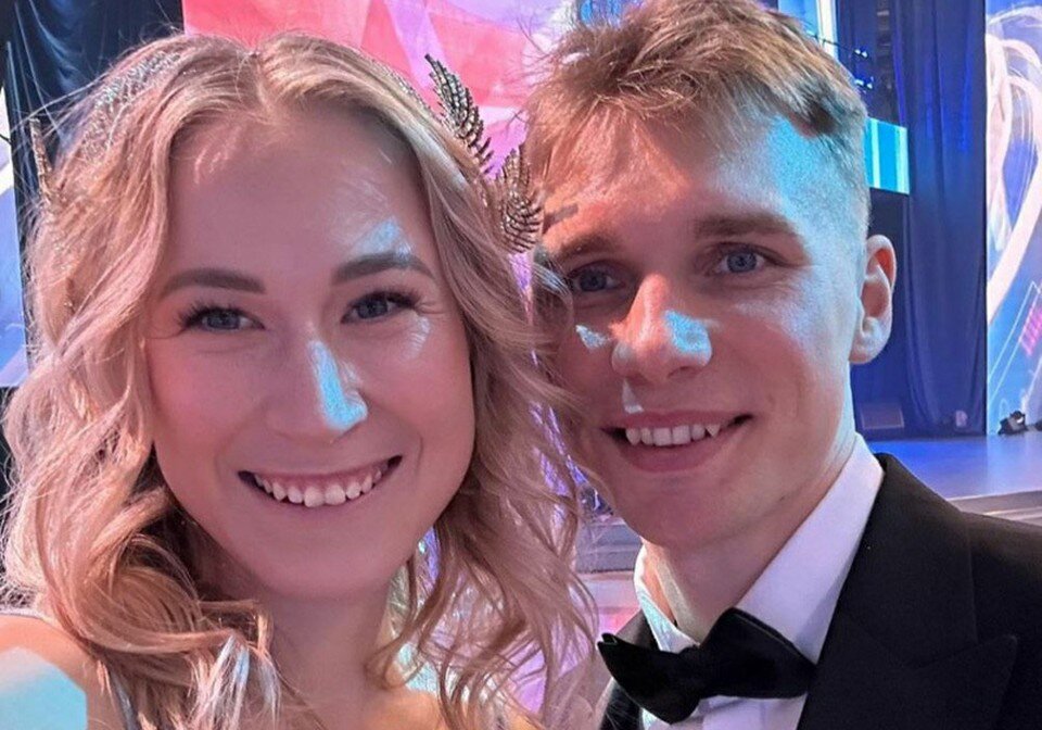     Динара Алимбекова вышла замуж за Антона Смольского и взяла двойную фамилию. Фото: соцсети
