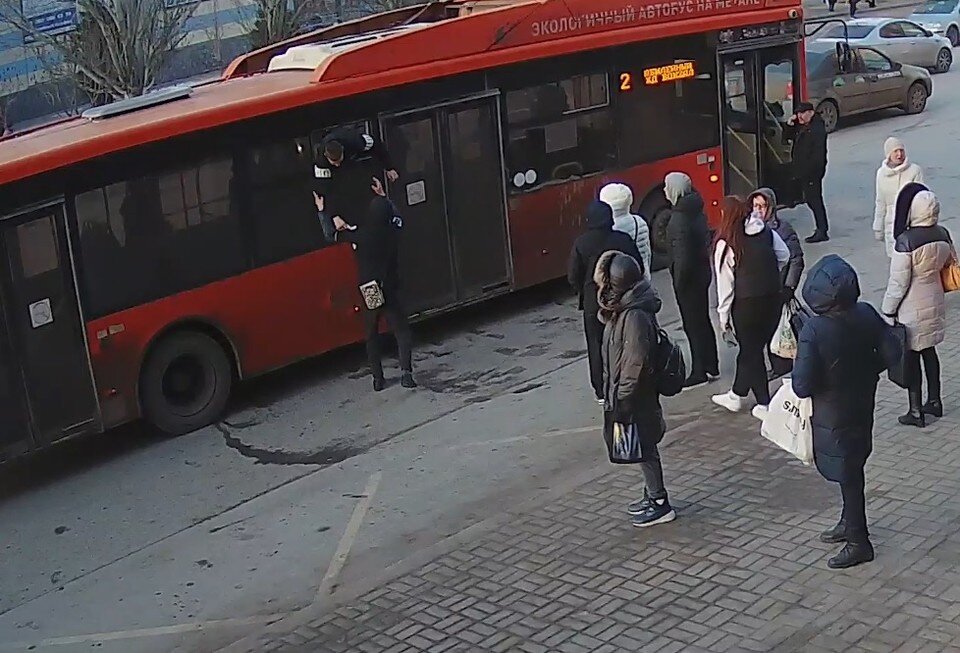     Кадр с видео ГУ МВД России по Волгоградской области