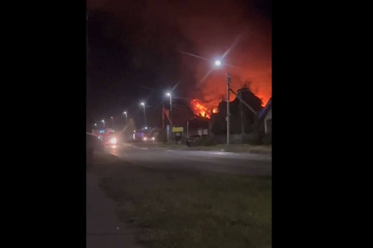    Пожар произошёл ночью в автосервисе в Магнитогорске