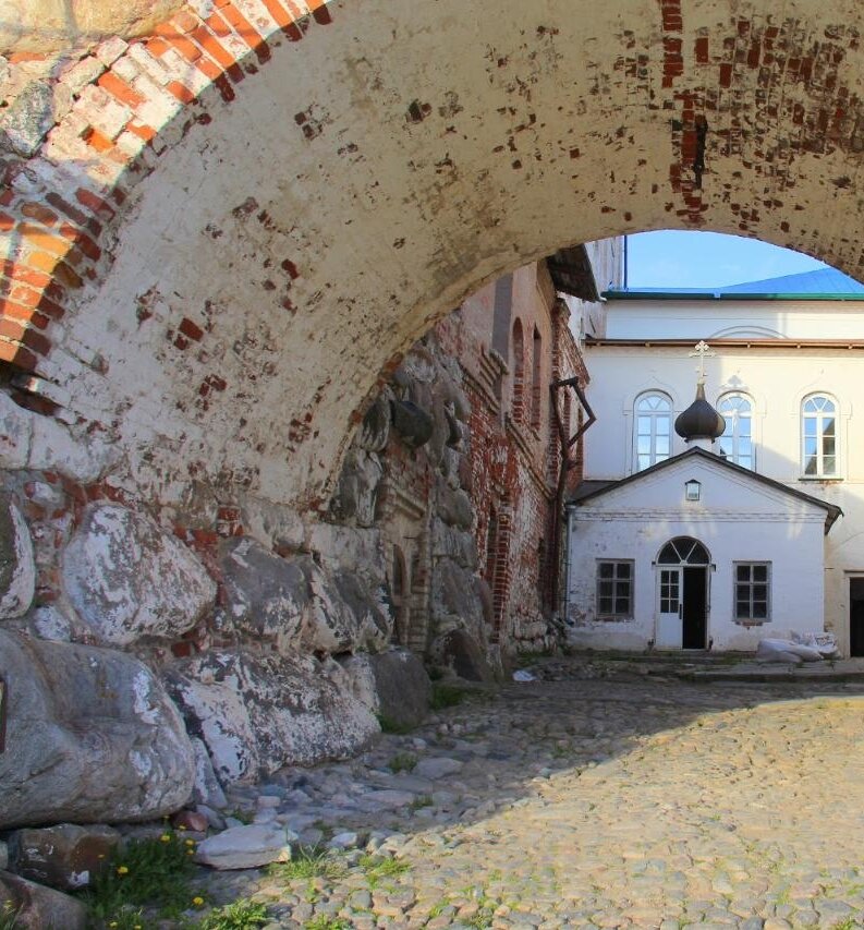 Камни длинной 1.5 метра