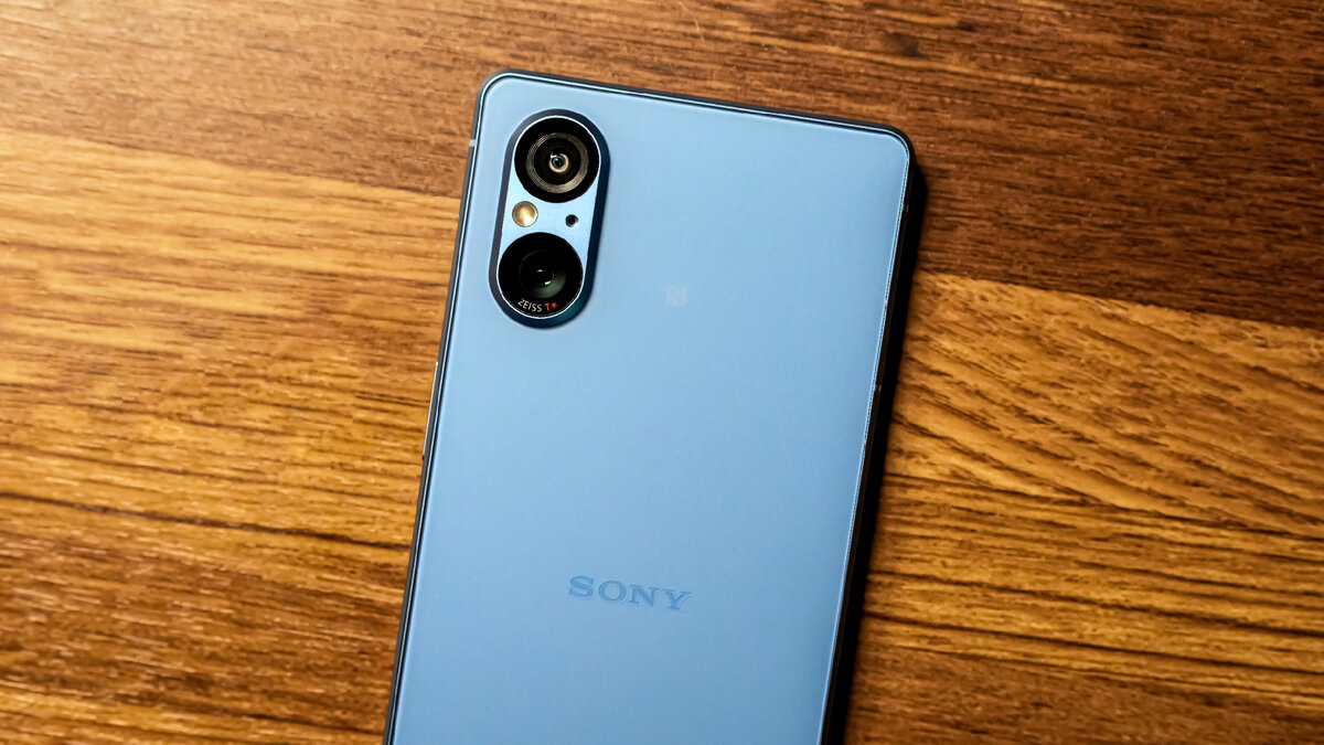 Размеры Sony Xperia 5 V: 154 x 68 x 8.6 мм