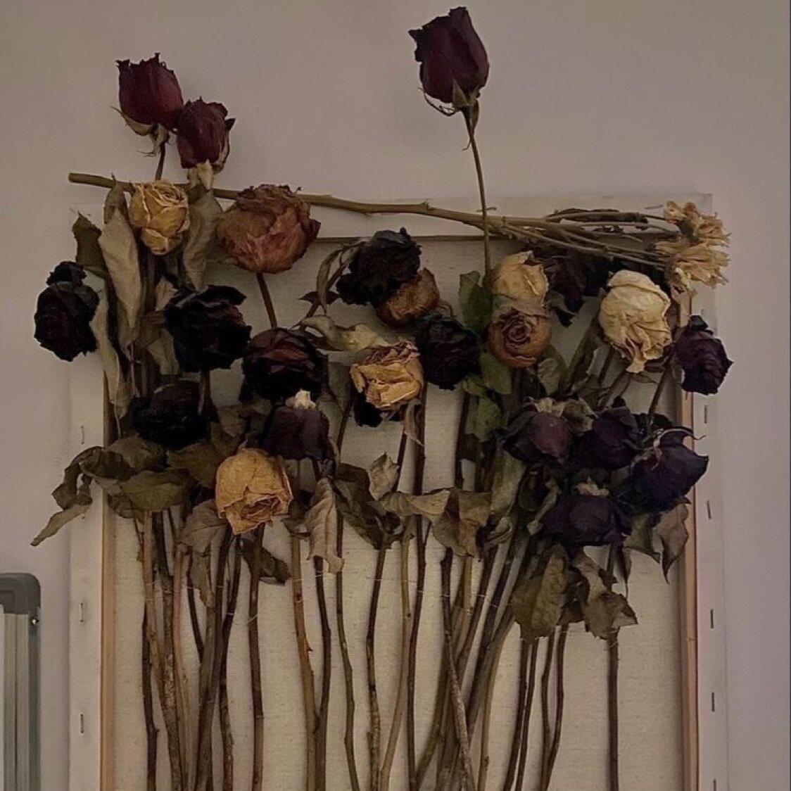 такая композиция будет вызывать только негативные мысли