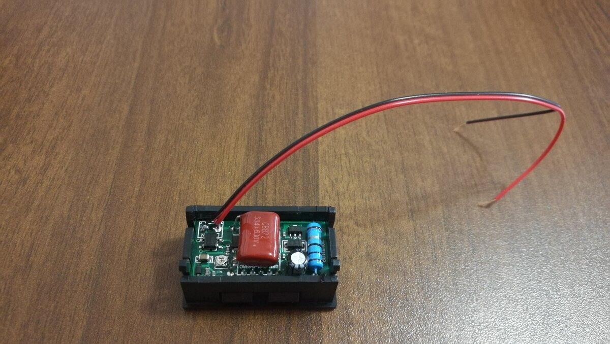 Корпус прочно отлит. Возможно вставить в заранее подготовленное отверстие.