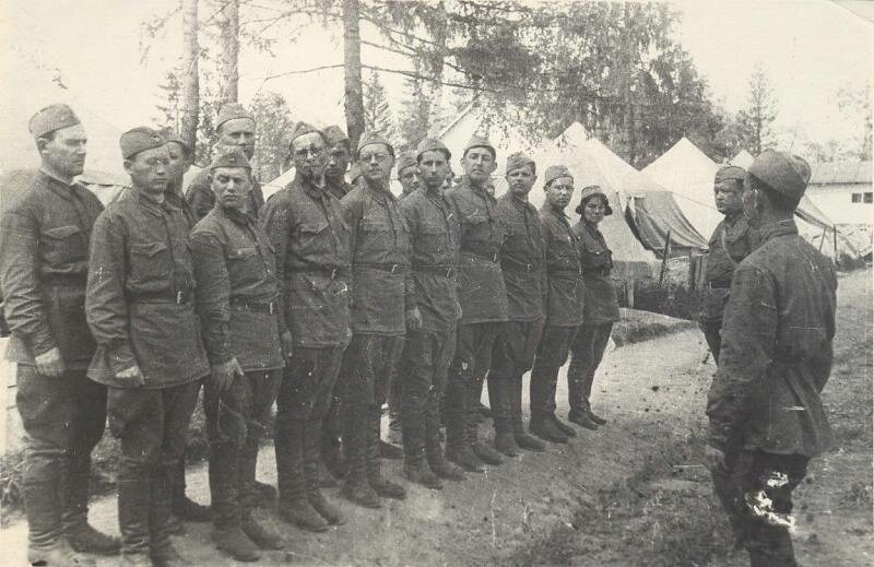 В военном лагере. Осень 1941 года. Источник - https://russiainphoto.ru