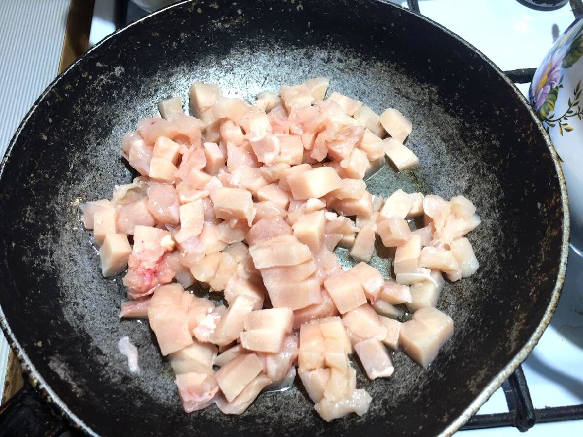 Это еще даже маловато, надо больше курицы, капитан