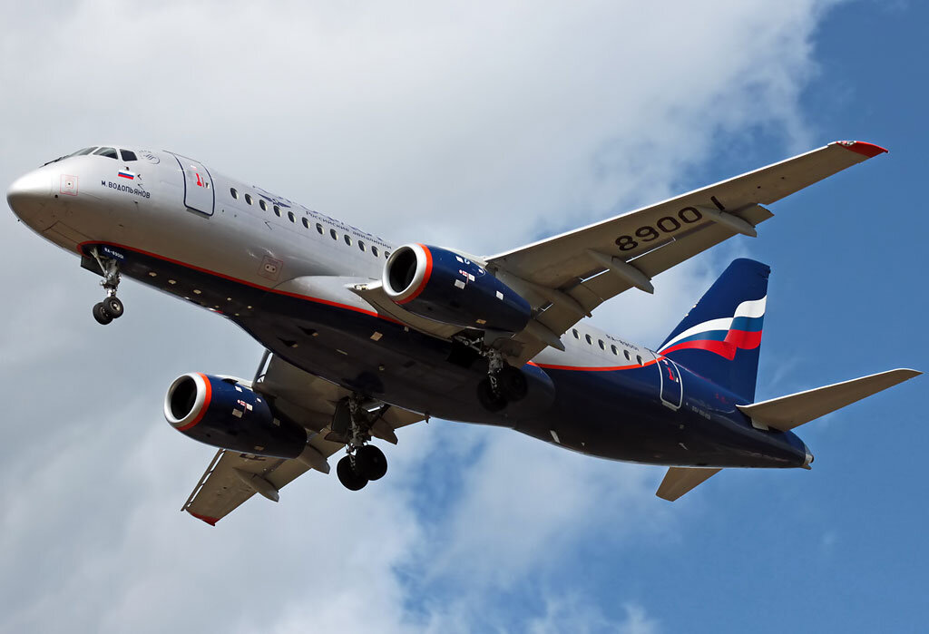 Sukhoi superjet 100 фото самолета