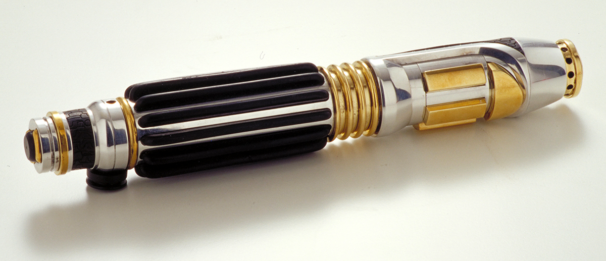 Рукоять светового меча Мейса Винду сделанная из Электрума