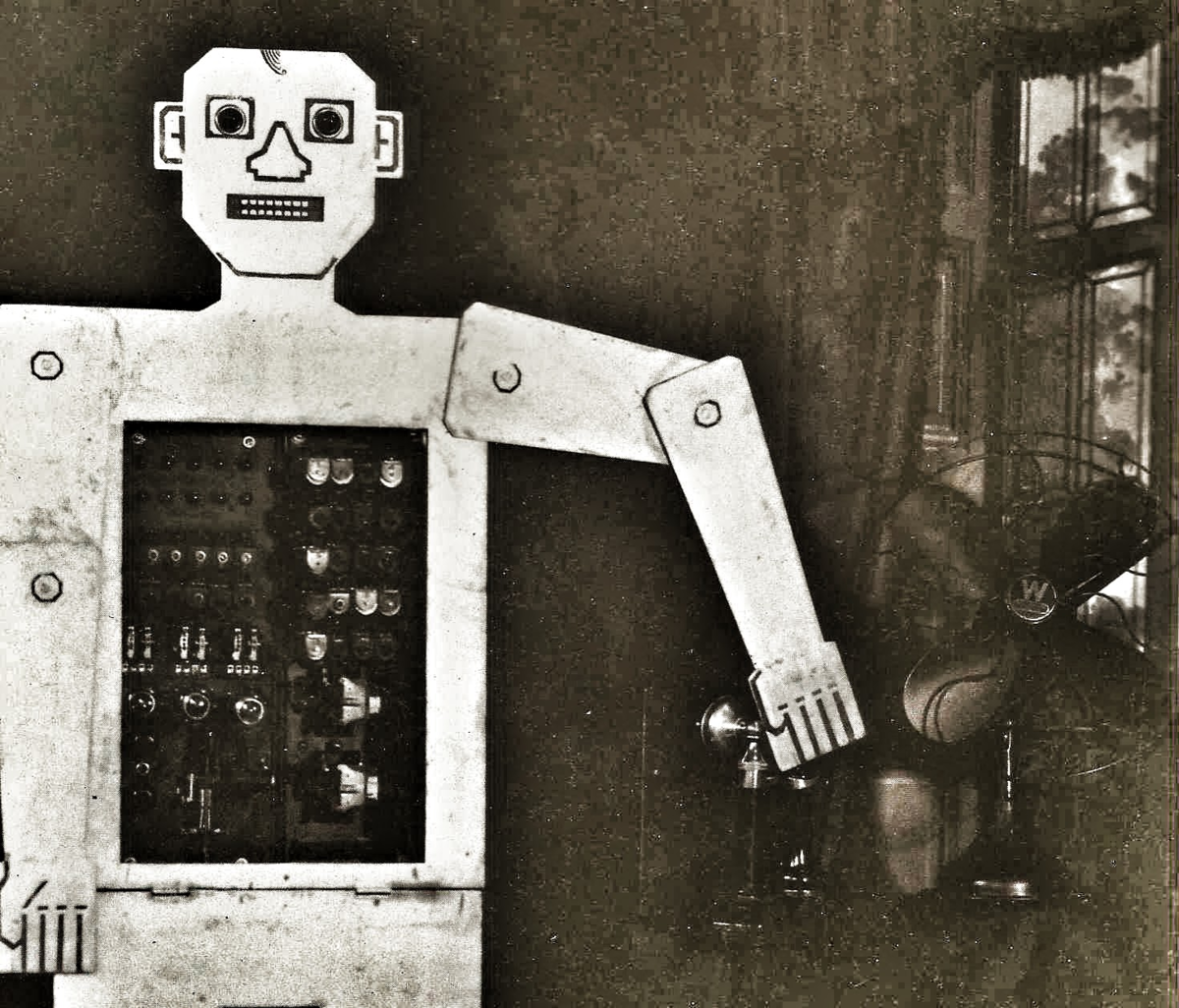 Первые роботы и краткая история развития робототехники Слова «робот» и «робототехника» (изначально звучавшее как «роботехника») придуманы и введены в мировые языки вовсе не учёными и изобретателями, а