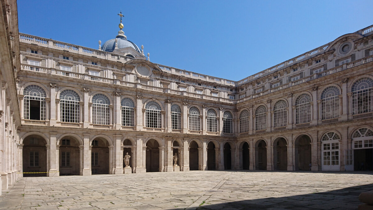 Внутренний двор дворца