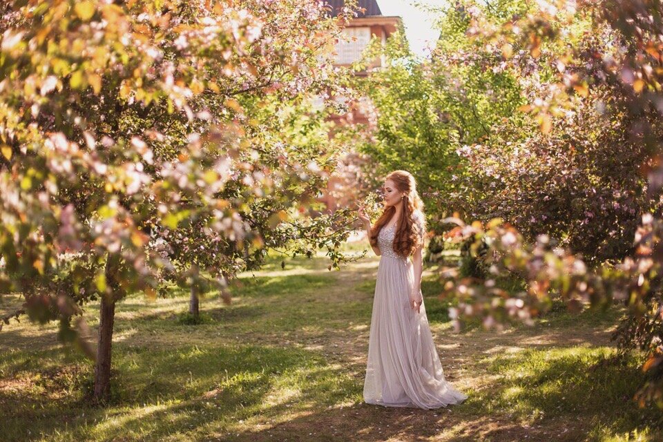 В жизни я выгляжу, конечно, попроще, чем на фотосессиях. Но, видимо, что-то во мне есть, раз мужчины регулярно знакомятся