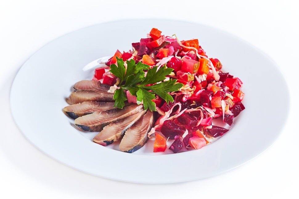  Салат надо не только вкусно приготовить, но и красиво украсить