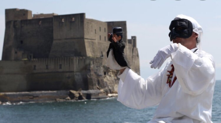 Они обижаются, когда их называют итальянцами. 