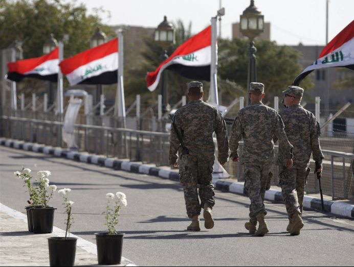 Американские войска покидают дворец Аль-Фау, который когда-то принадлежал Саддаму Хусейну.