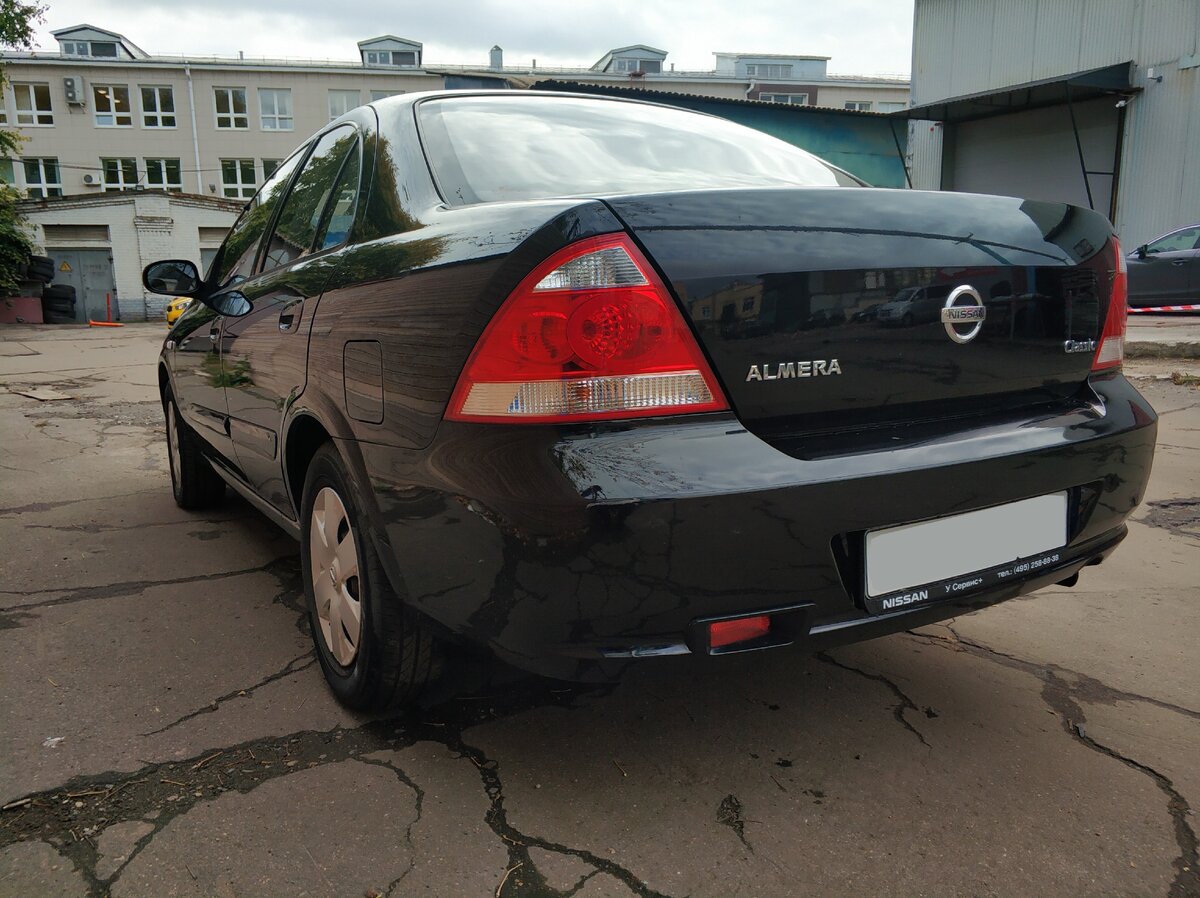 Заднее левое крыло красилось 