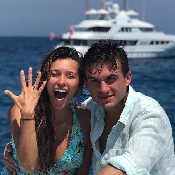 Женщинам нравится быть жертвой женщине которой насиловали нравится быть жертвой!!! 