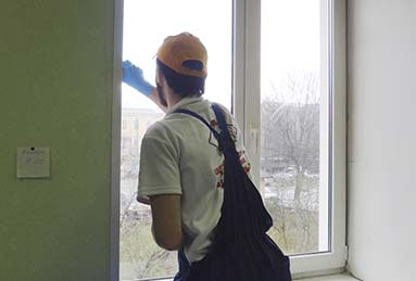 Дезинфекция окон, рам, подоконников// Фото с сайта syn-clean.ru