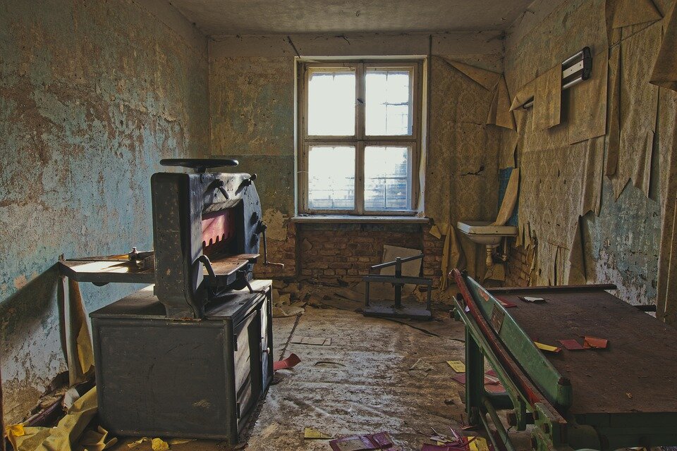 Заброшенный дом. Странная комната. 