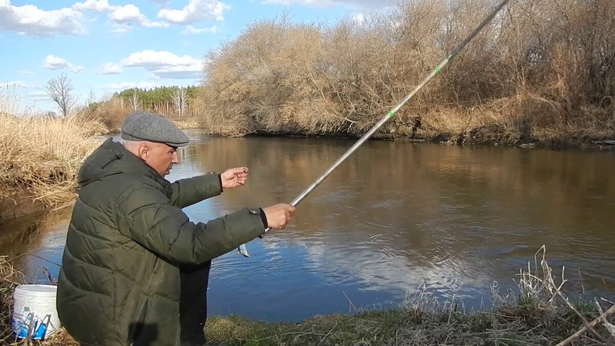 Листайте фото, чтобы увидеть тип удилища, который используется при ловле