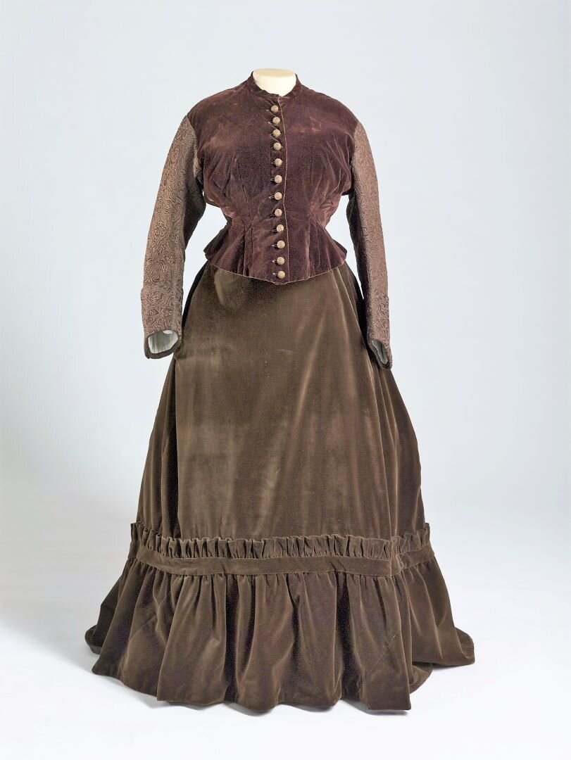 Дорожный костюм Татьяны Юсуповой. Россия, Санкт-Петербург, модный дом Houat, около 1862 г. Бархат, атлас, шёлк. Коллекция Эрмитажа