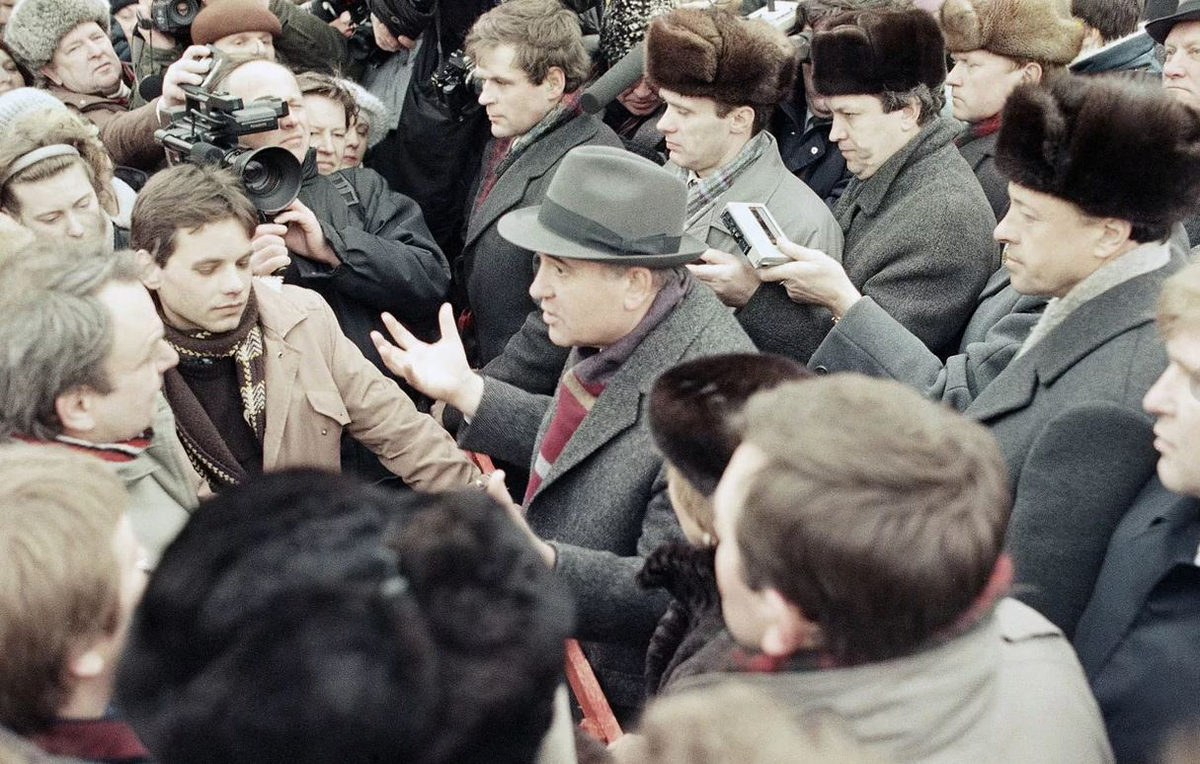 События в годы перестройки. Горбачев 1990. Горбачев 1989.