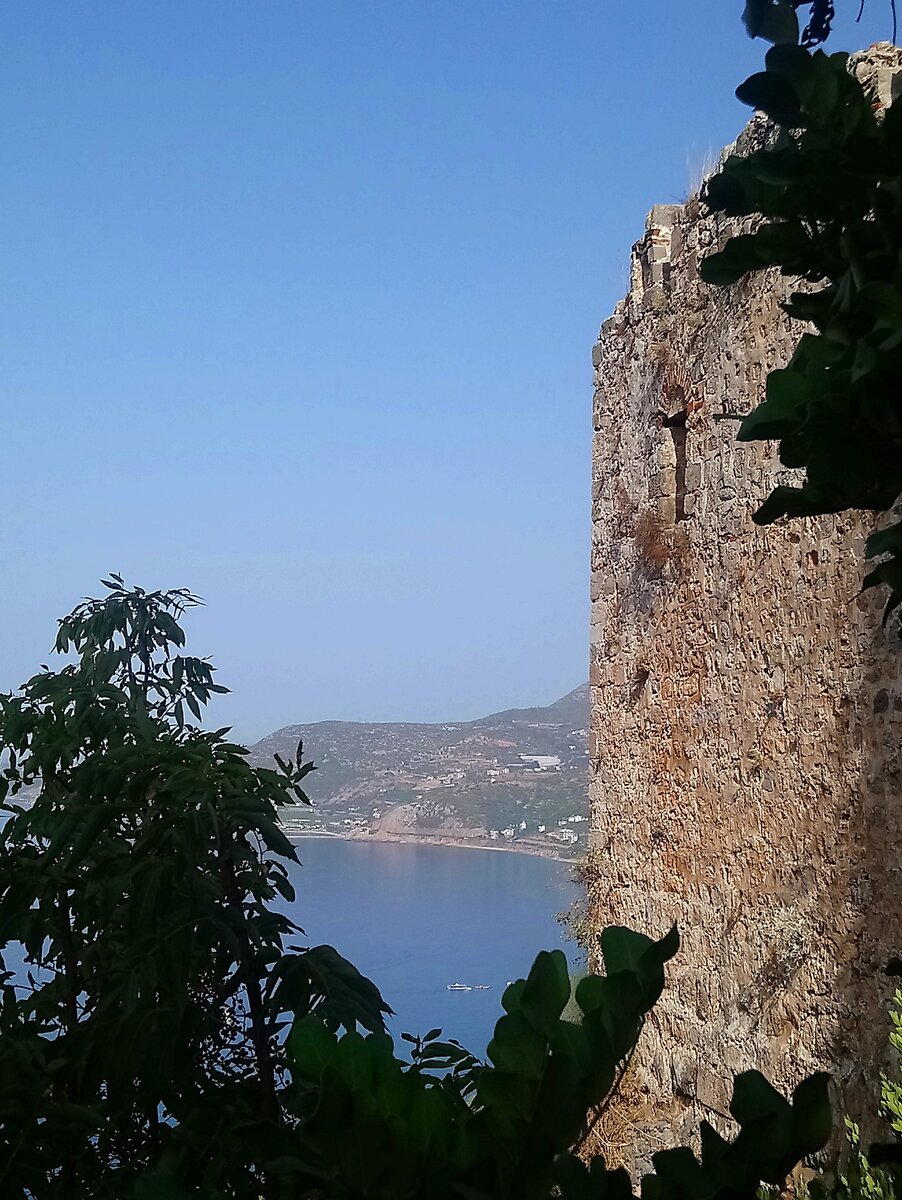 Крепость Клеопатры, вид на пляж Клеопатры