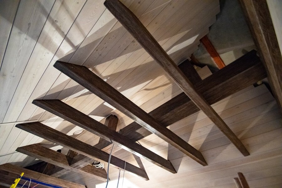 Вагонка из лиственницы и фальшбалки