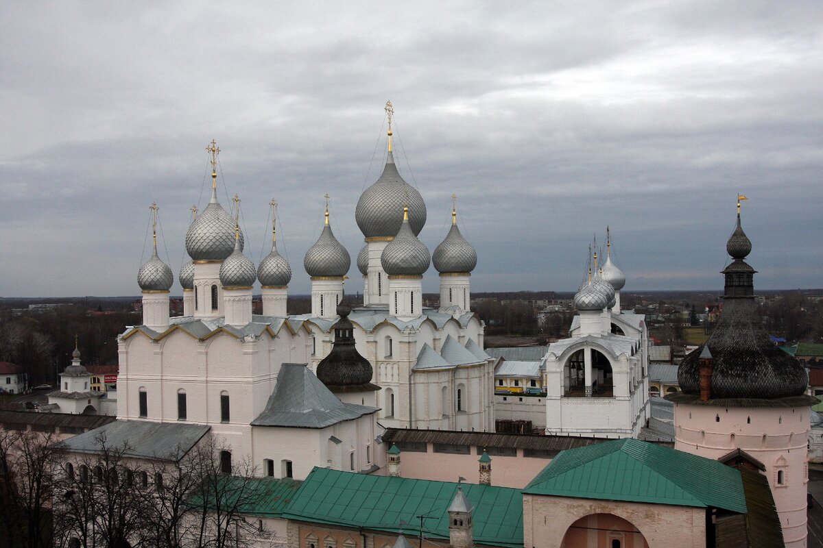 Ростов Великий звонница сбоку