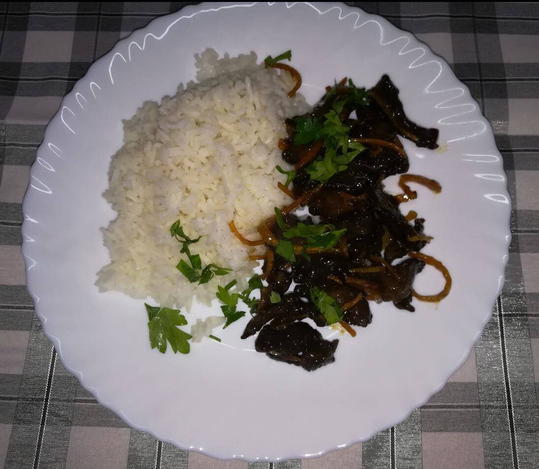 Мандариновая говядина с рисом