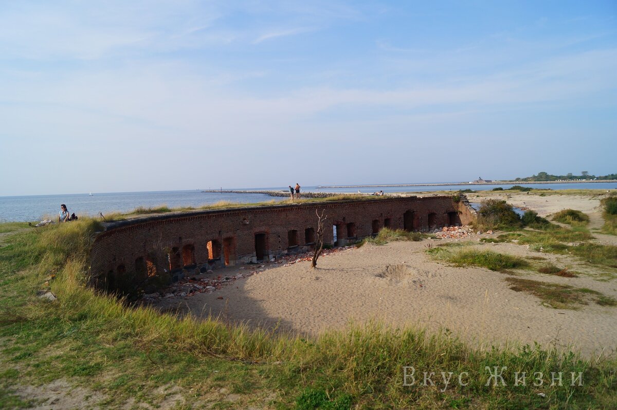 Балтийская коса. Янтарь и поющий песок.