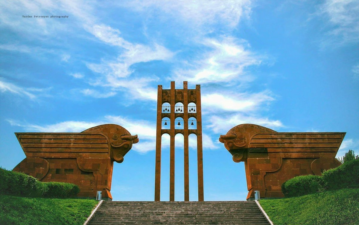 Монумент в память о Сардарапатской битве 
