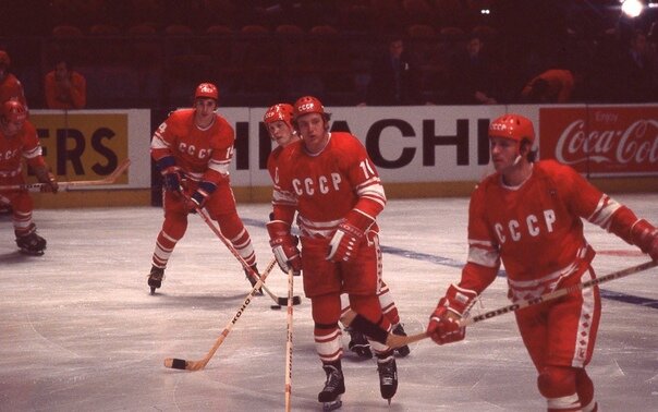 изображение с яндекс.картинки (В.Тюменев, 3-й справа, на "Кубке Вызова")