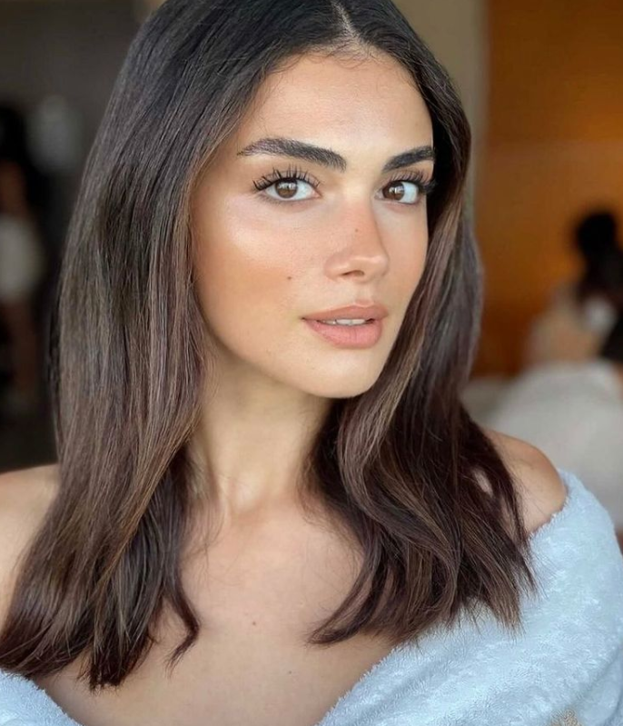 Инстаграм: ozgeyagizz