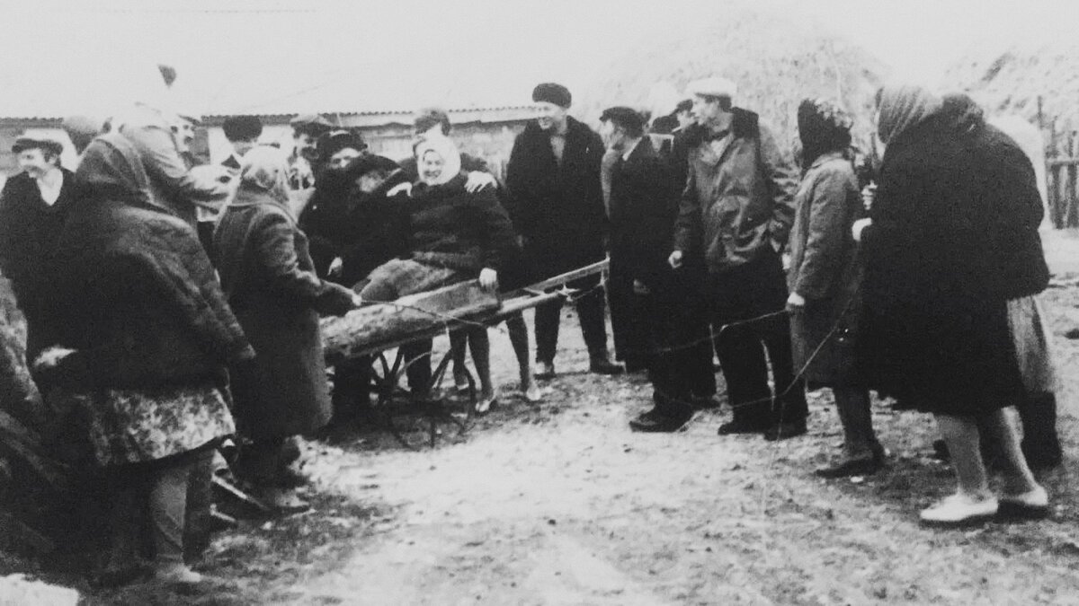 Фото из личного архива: хутор Харьковский Ростовской области, 1969 год, свадьба моих родителей.
