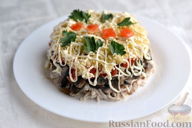 Полезные свойства САЛАТ С КУРИЦЕЙ, ПОМИДОРАМИ И ГРИБАМИ.